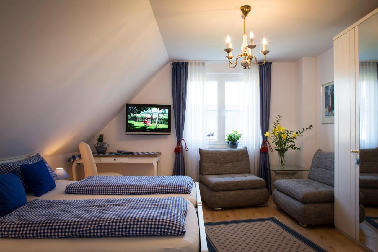 Gastehaus „Haus Am Hahnenberg“ Bed and Breakfast Marmagen Buitenkant foto